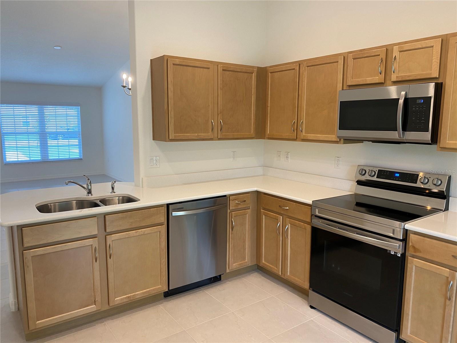 2 Ryapple Ln #a Property Photo 6