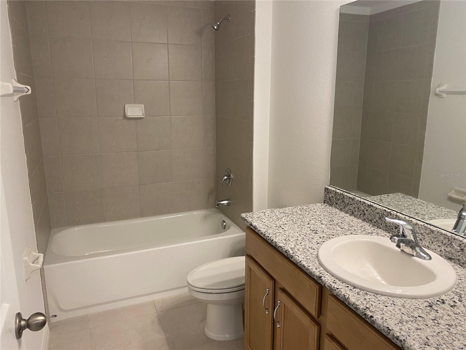 2 Ryapple Ln #a Property Photo 8