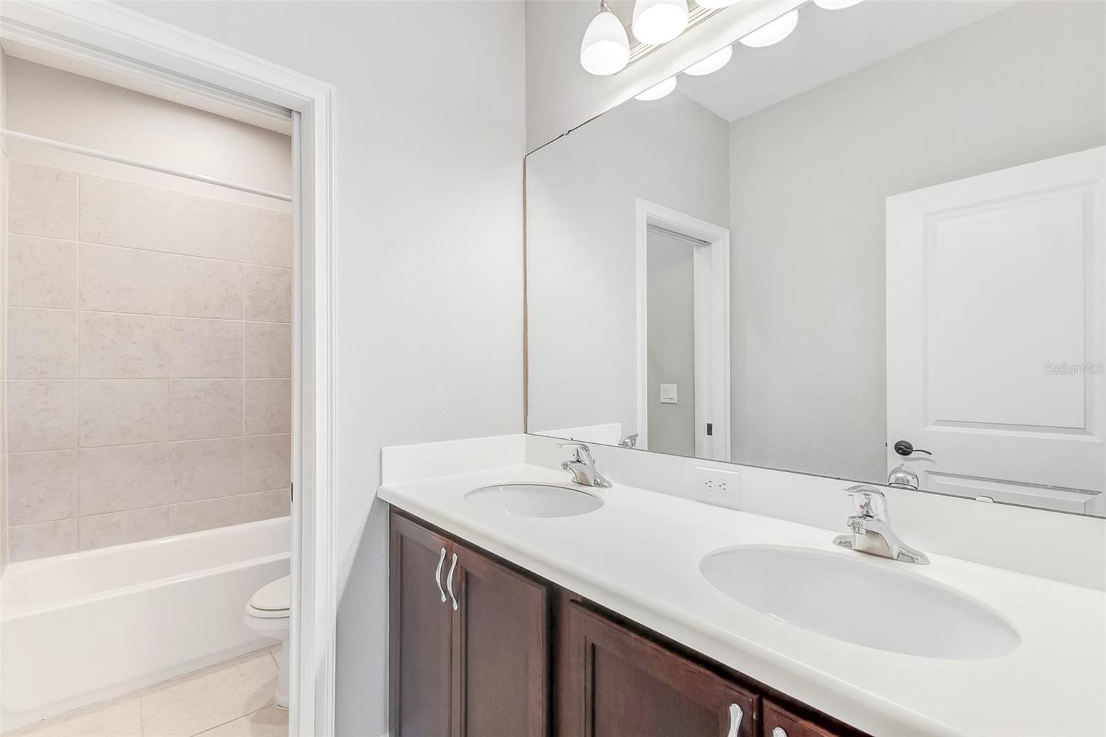 8521 Dubochet St Property Photo 30