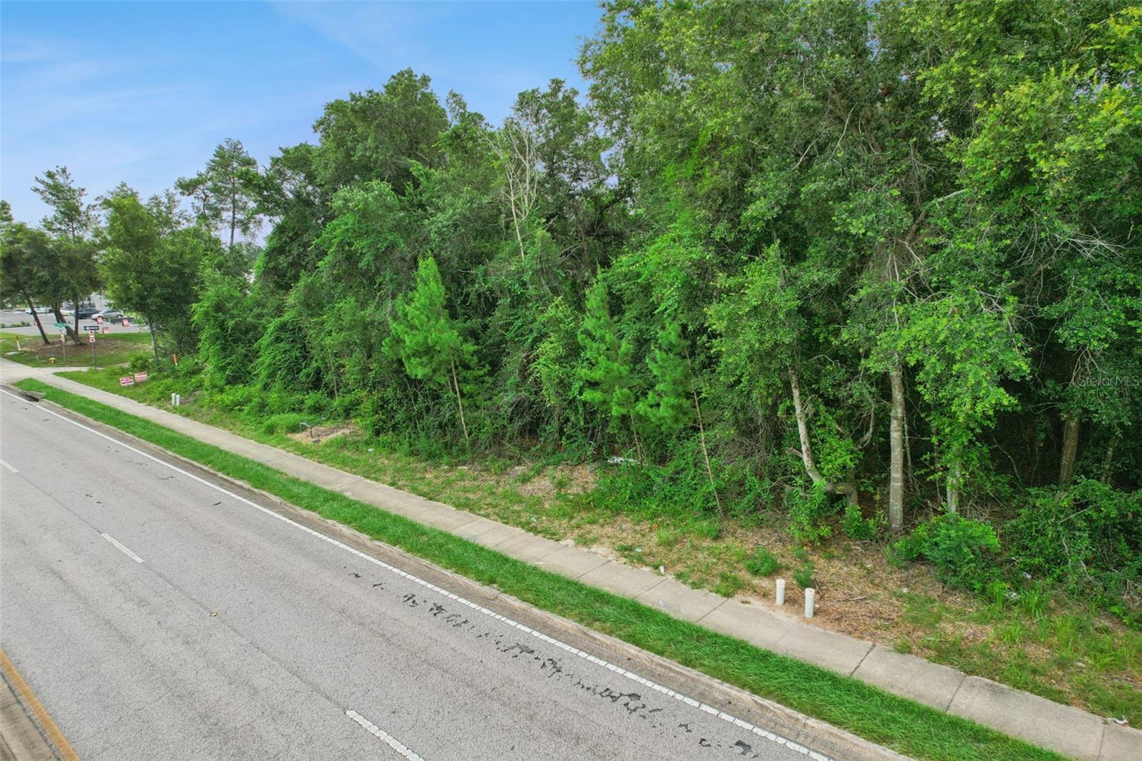 2841 Howland Blvd Property Photo 5