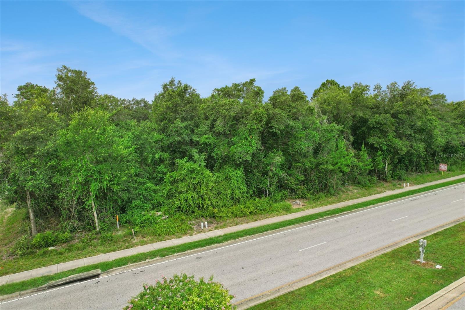 2841 Howland Blvd Property Photo 7