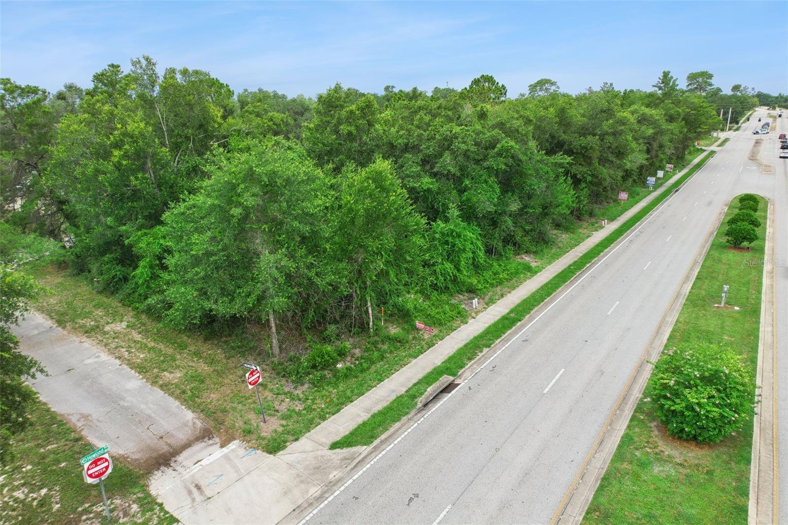 2841 Howland Blvd Property Photo 10