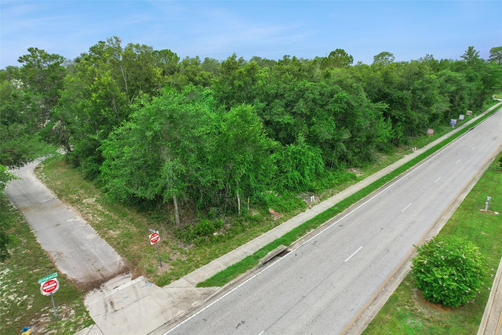 2841 Howland Blvd Property Photo 11