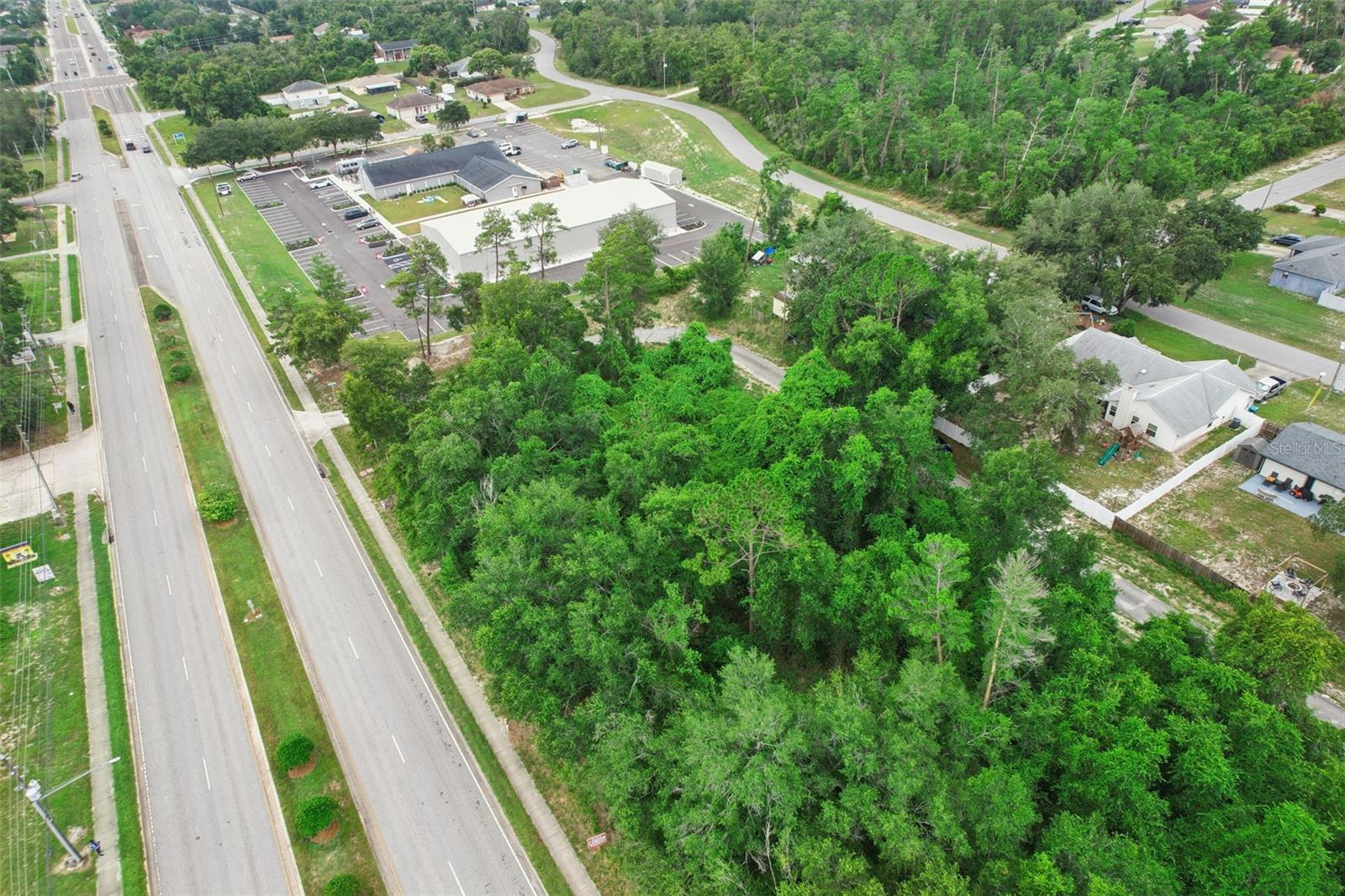 2841 Howland Blvd Property Photo 14
