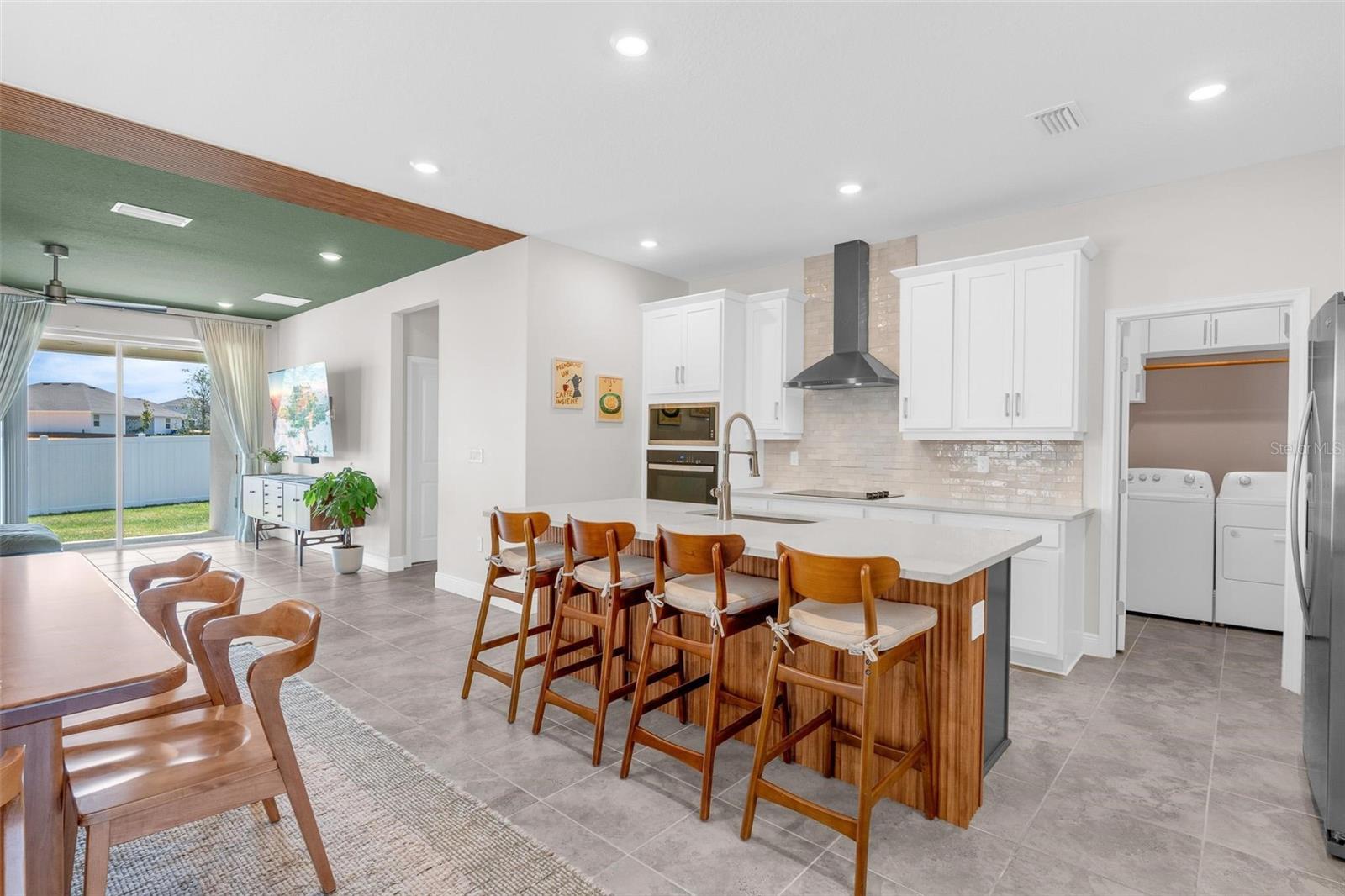 2019 Sunshine Peak Dr Property Photo 8