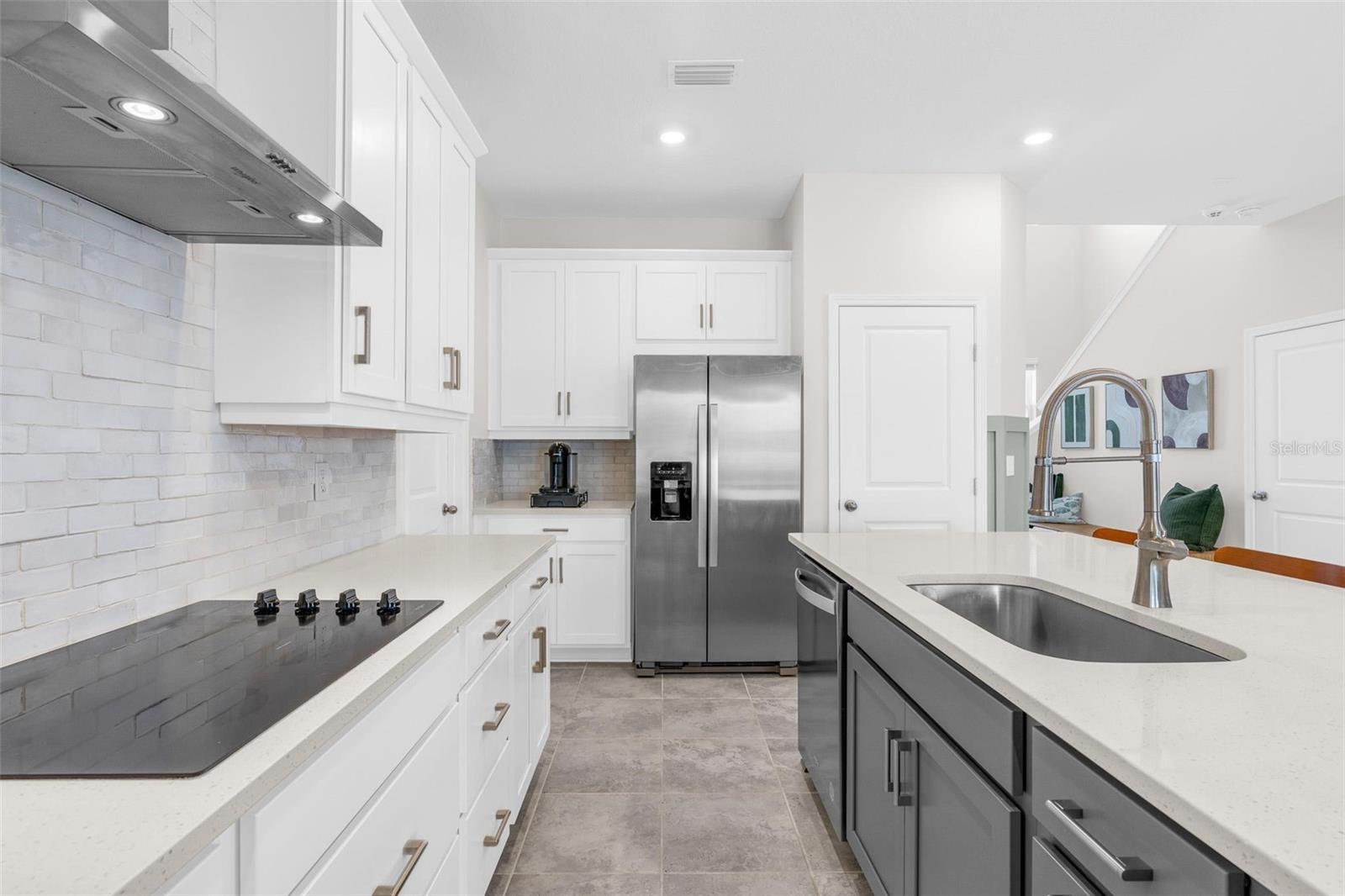 2019 Sunshine Peak Dr Property Photo 13