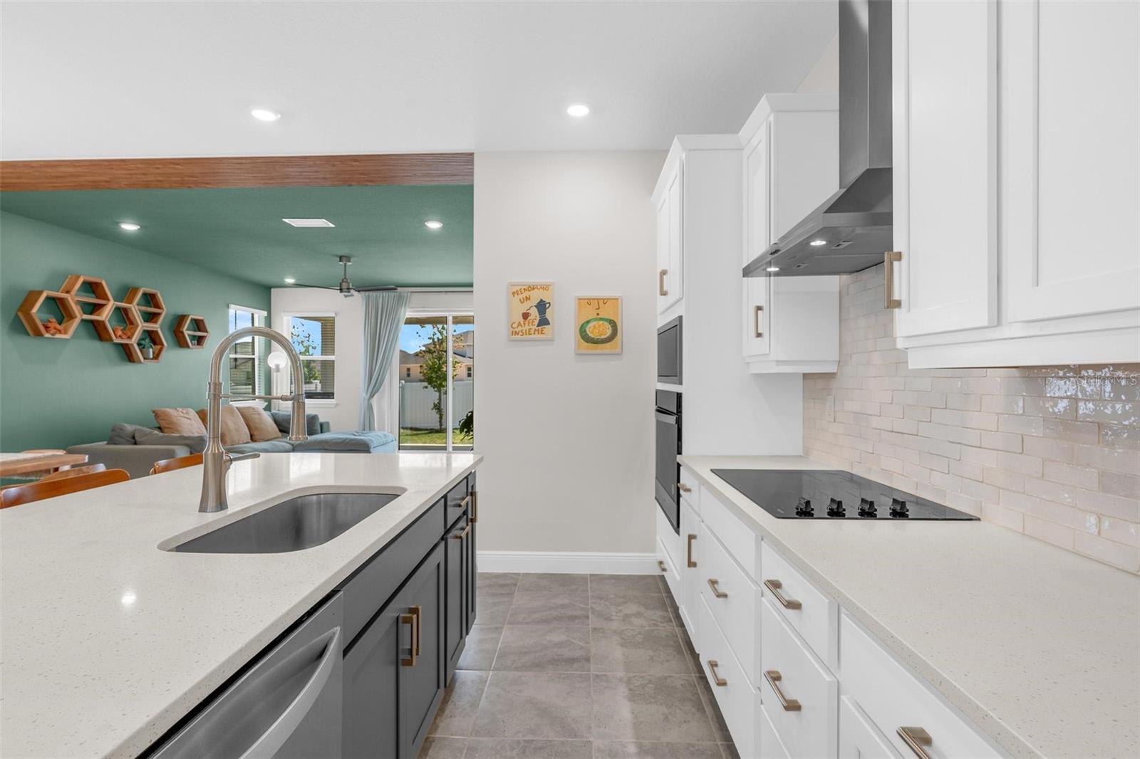2019 Sunshine Peak Dr Property Photo 14