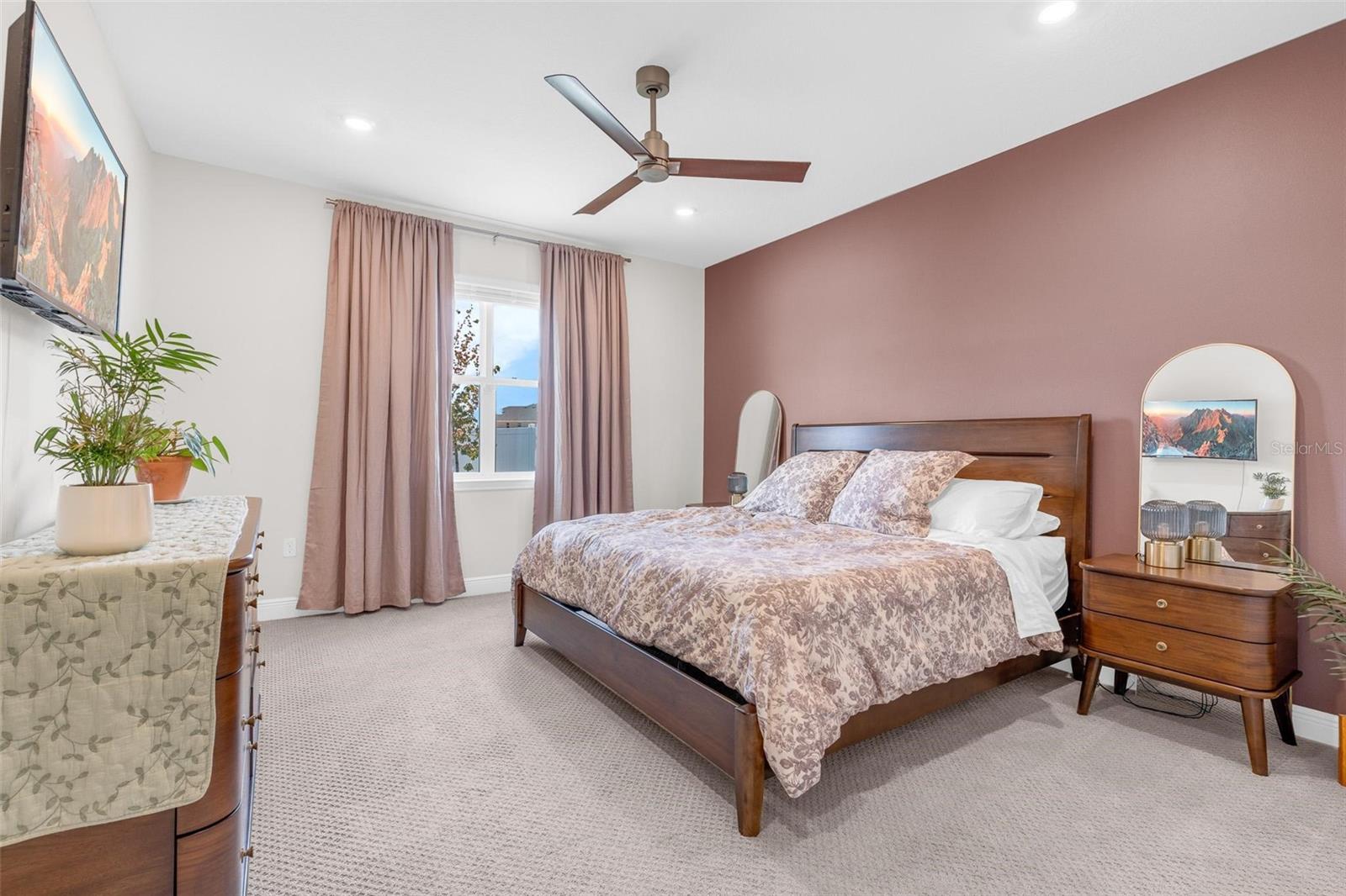2019 Sunshine Peak Dr Property Photo 21