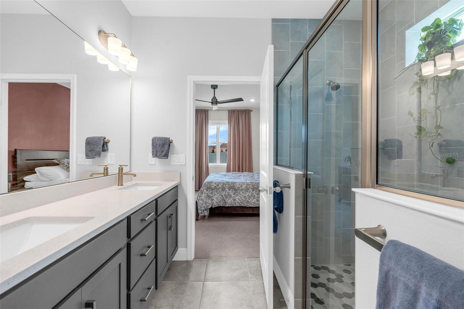 2019 Sunshine Peak Dr Property Photo 23