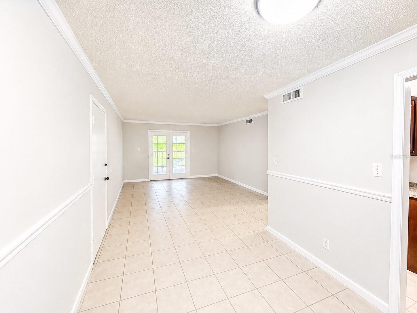 405 Wymore Rd #106 Property Photo 2