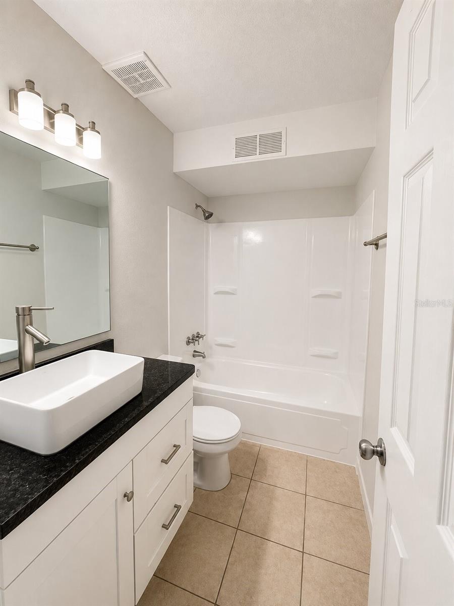 405 Wymore Rd #106 Property Photo 6