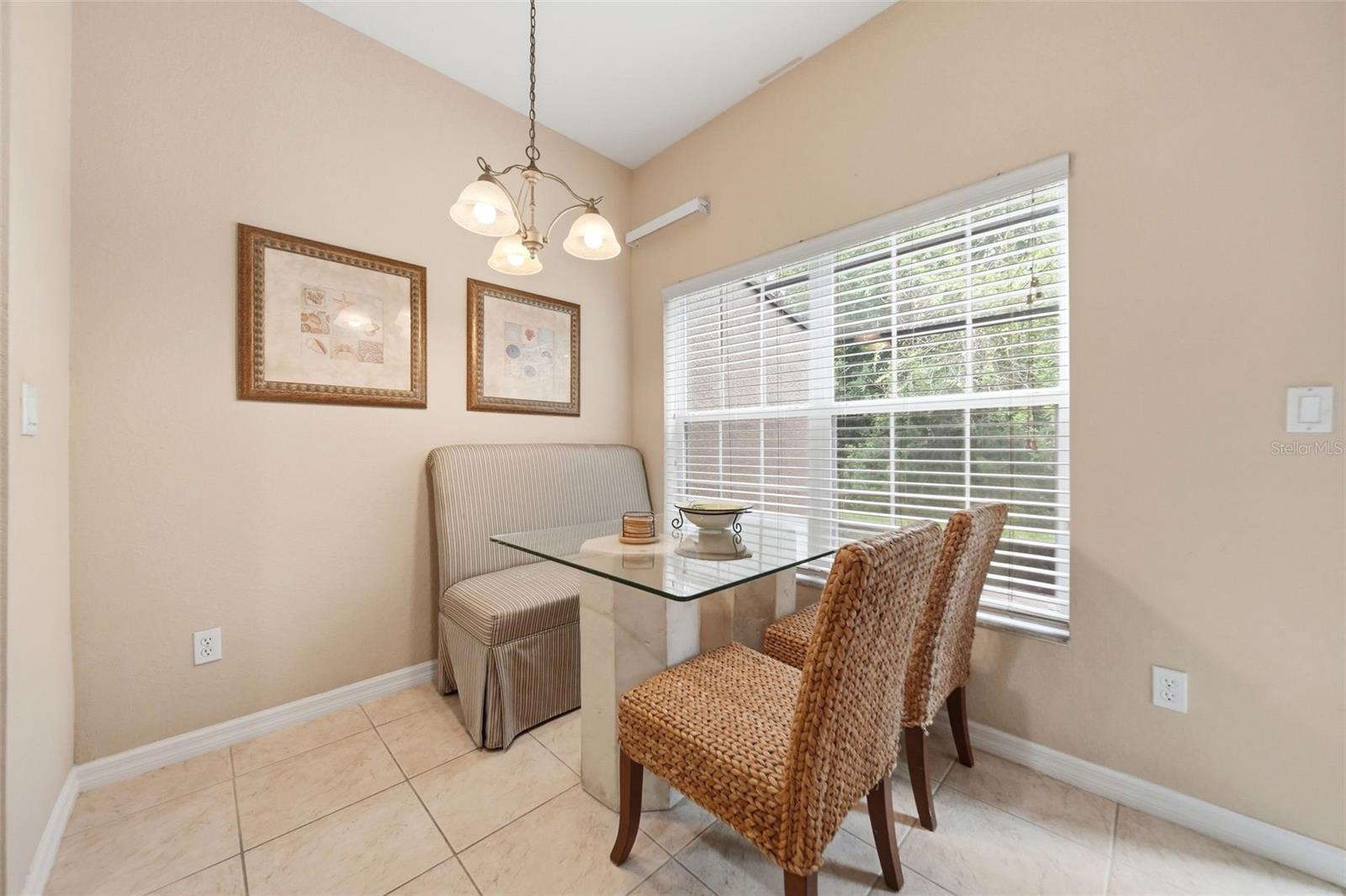 2402 Caravelle Cir Property Photo 26
