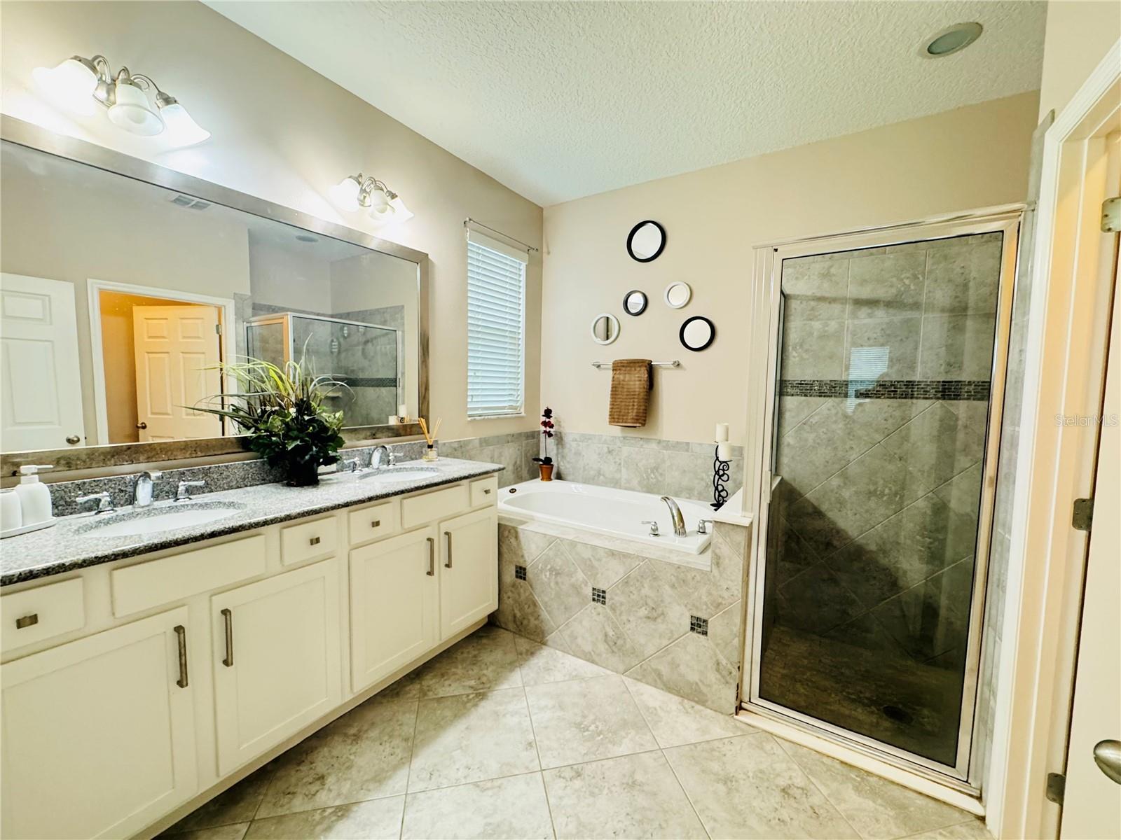 10007 Leyburn Ct Property Photo 12