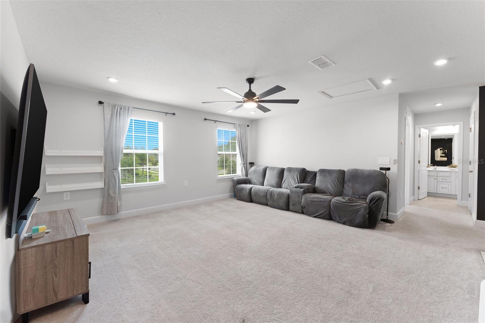 602 Rominger Loop Property Photo 18