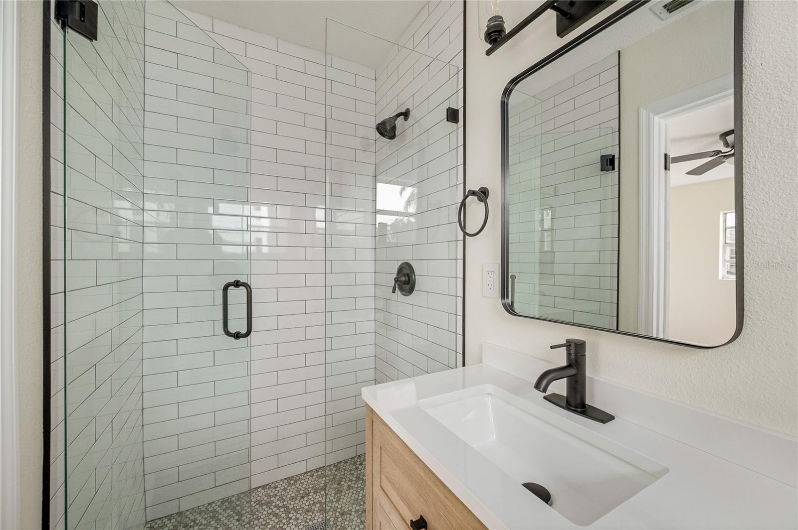 3733 Surrey Dr Property Photo 7