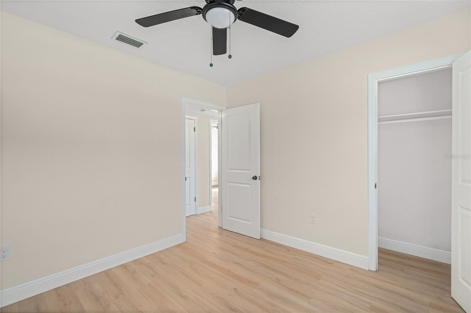 3733 Surrey Dr Property Photo 26