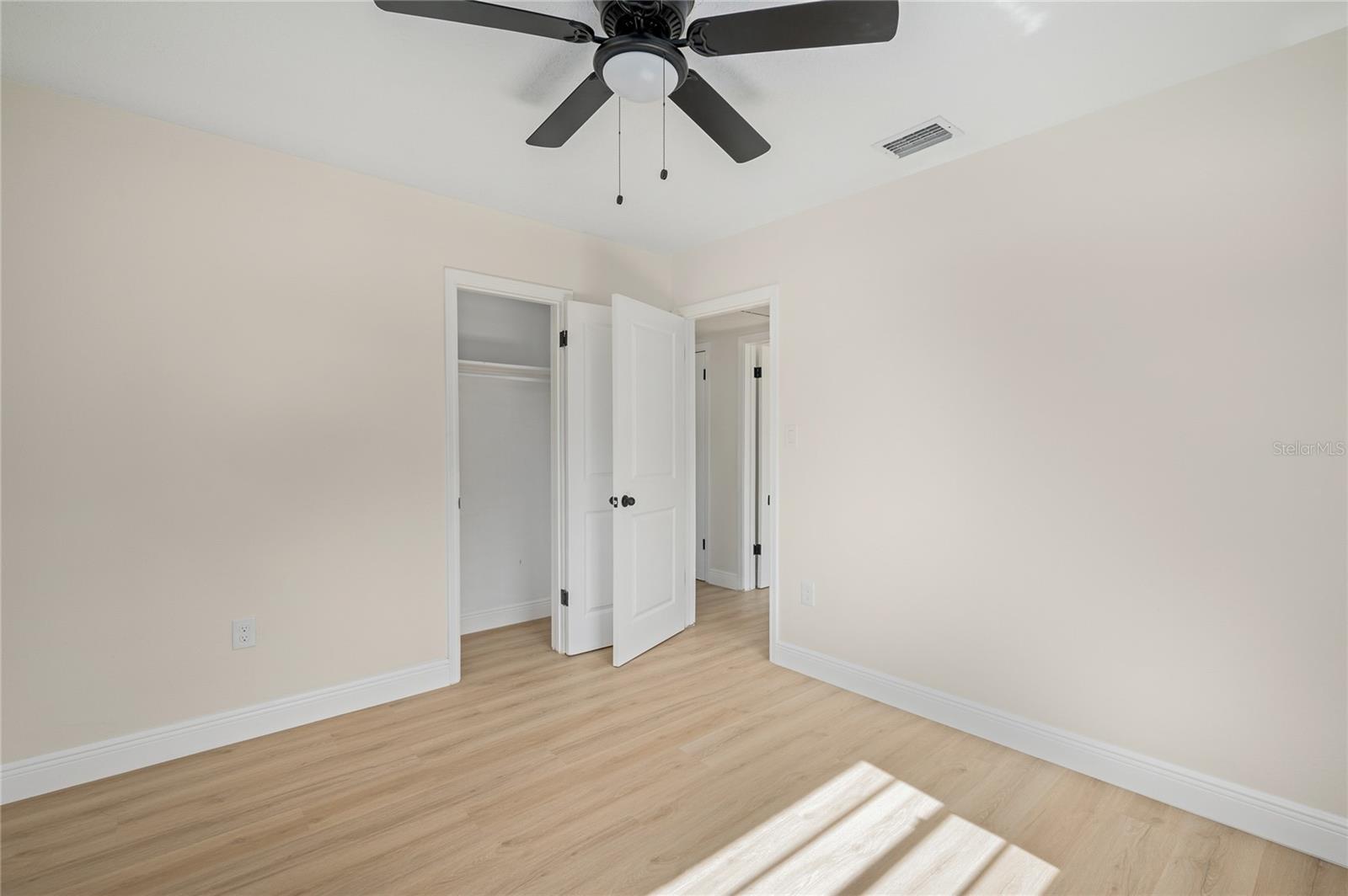 3733 Surrey Dr Property Photo 27