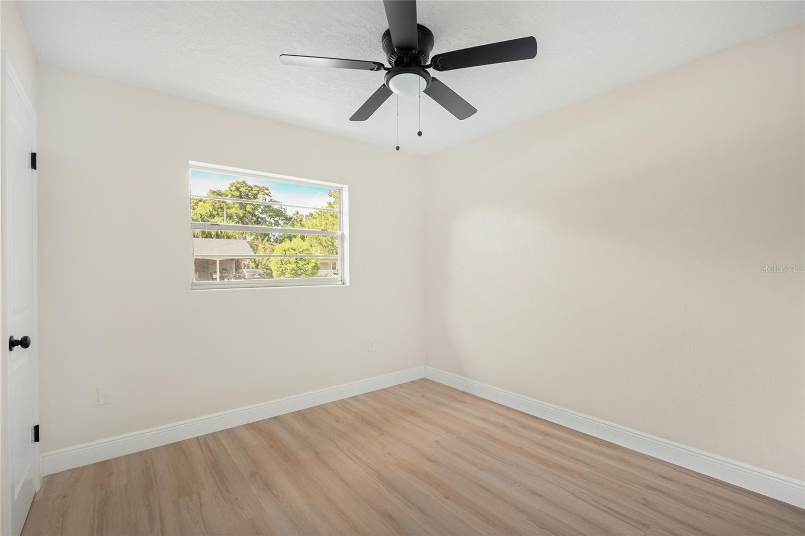 3733 Surrey Dr Property Photo 34