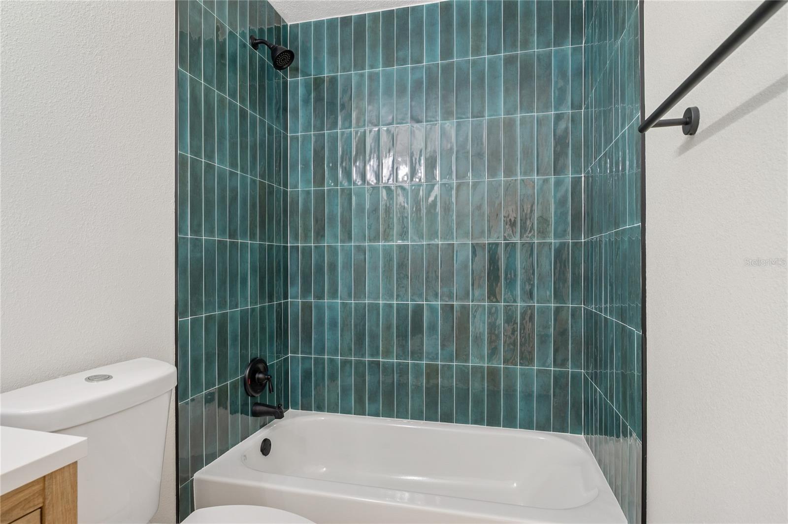3733 Surrey Dr Property Photo 35