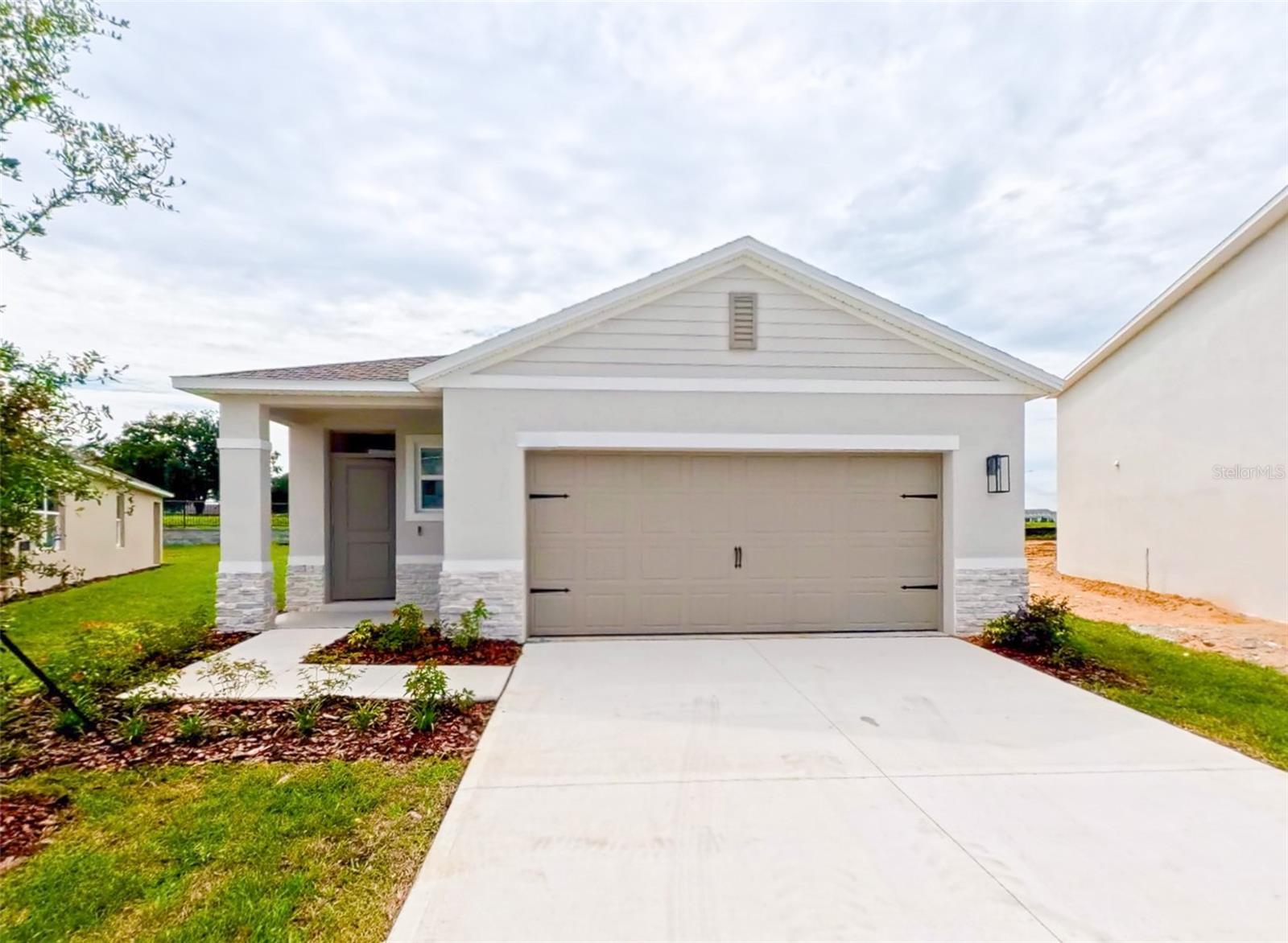 O6431205 Property Photo 1