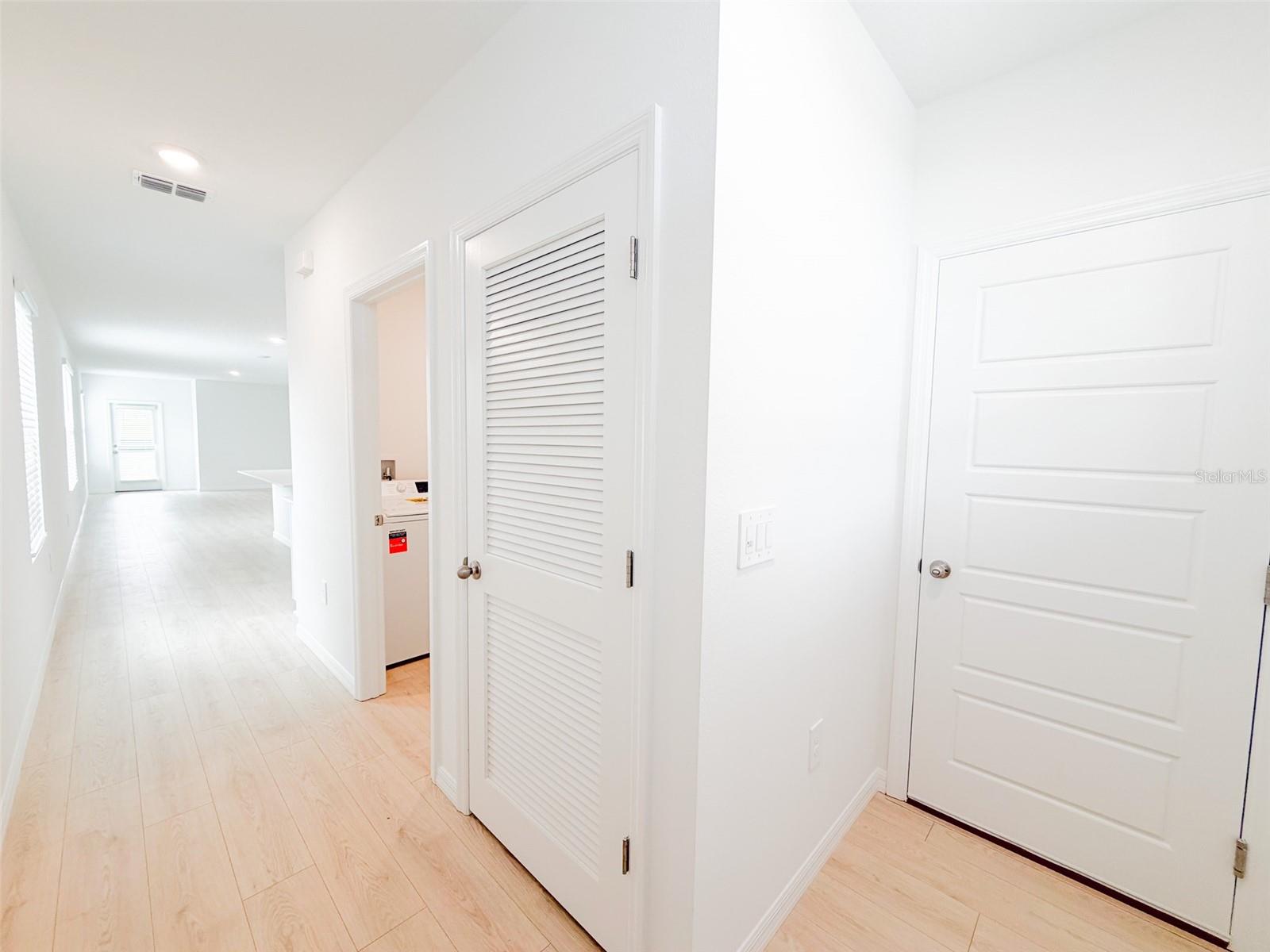 O6431205 Property Photo 2