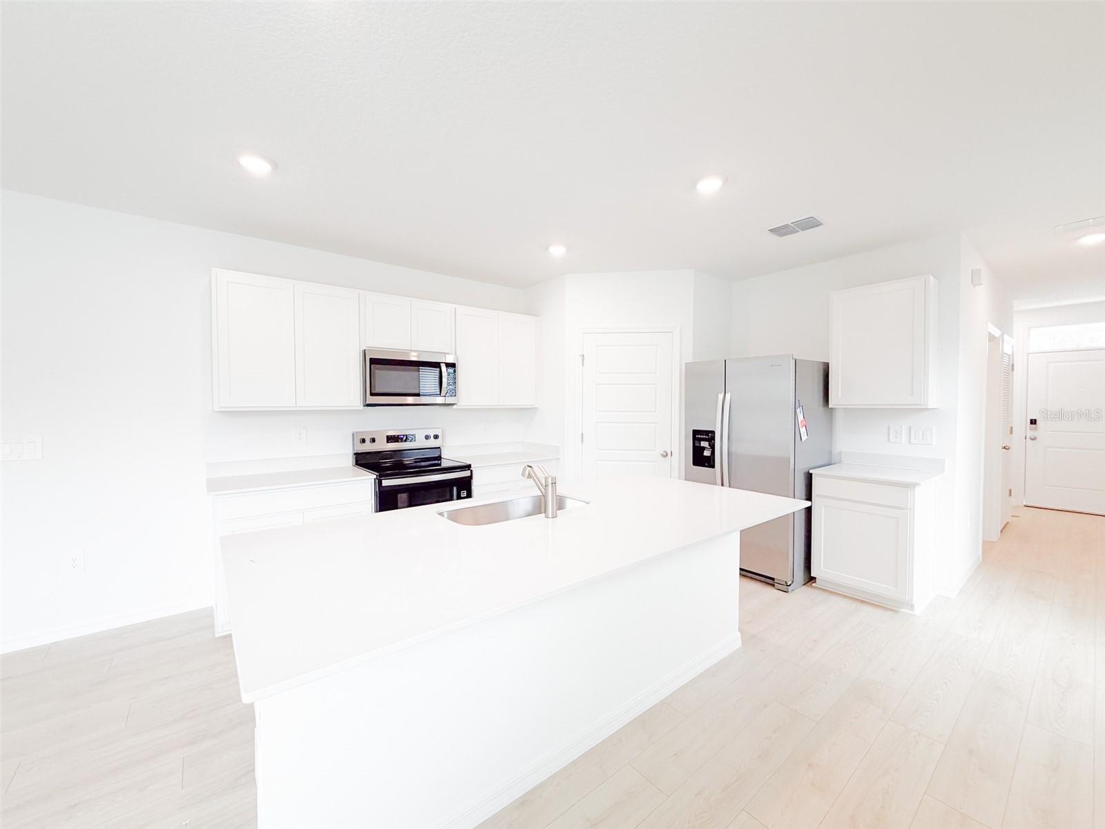 O6431205 Property Photo 4