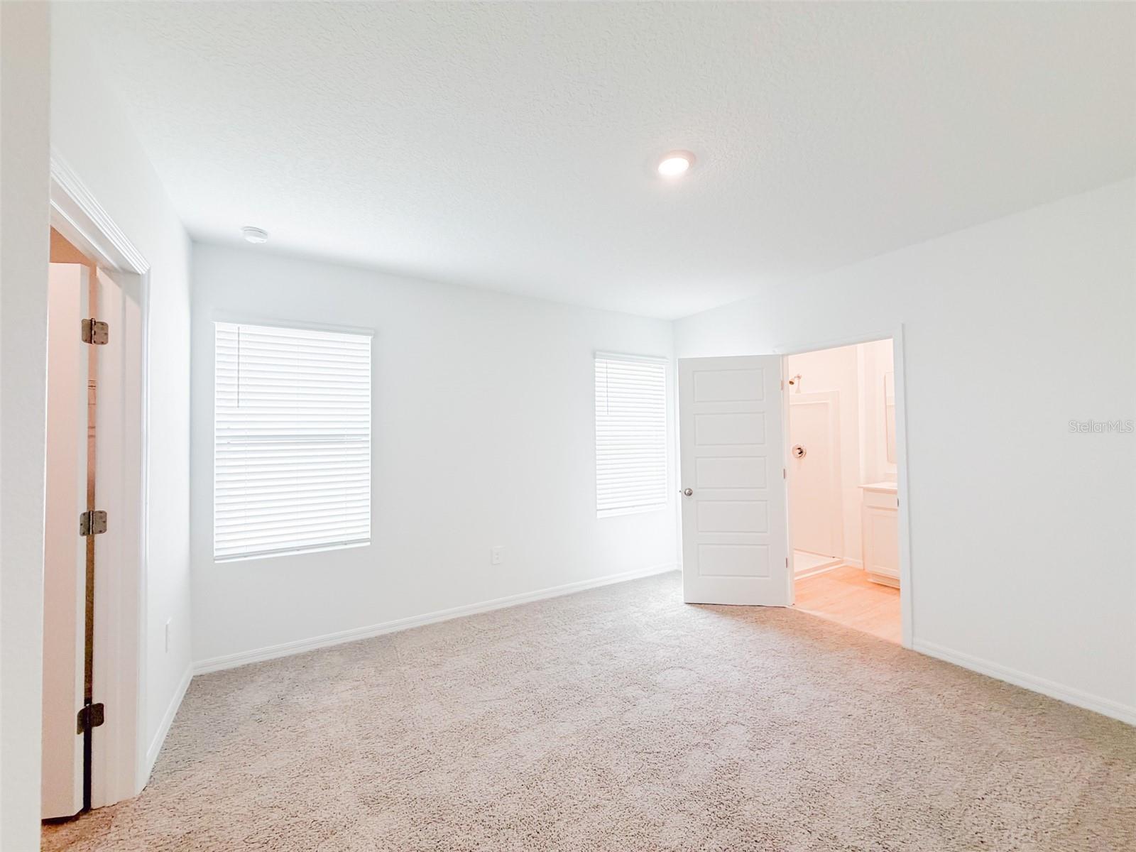 O6431205 Property Photo 7