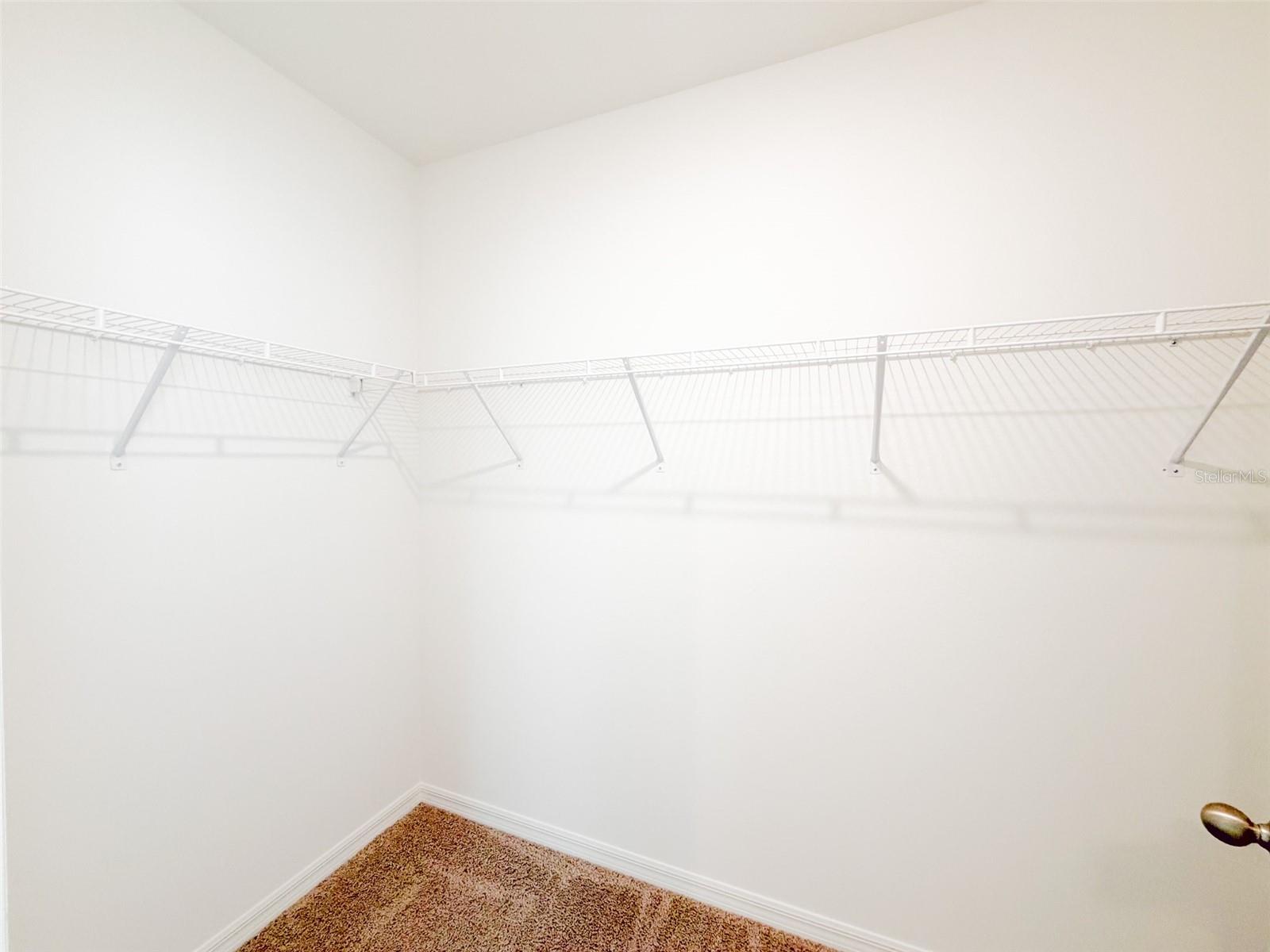 O6431205 Property Photo 11