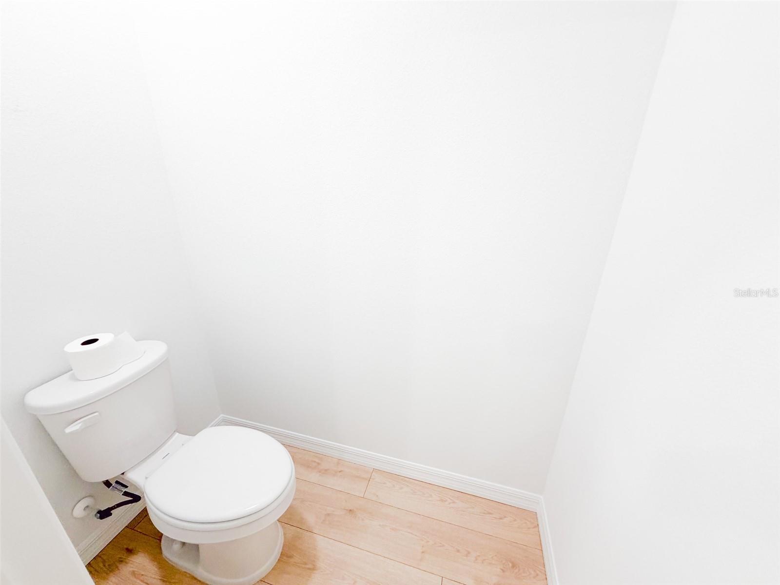O6431205 Property Photo 14