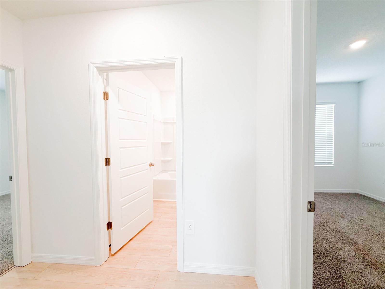 O6431205 Property Photo 16