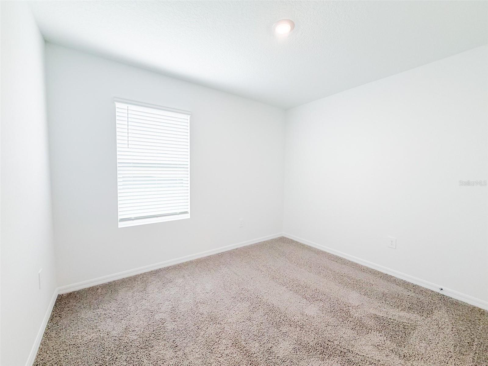 O6431205 Property Photo 19