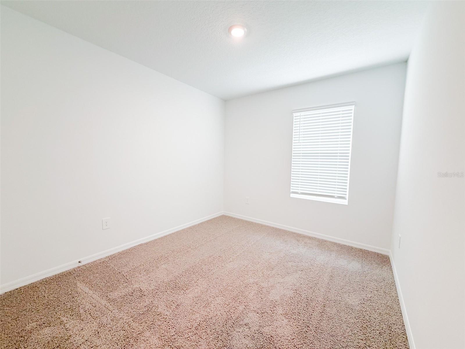 O6431205 Property Photo 21