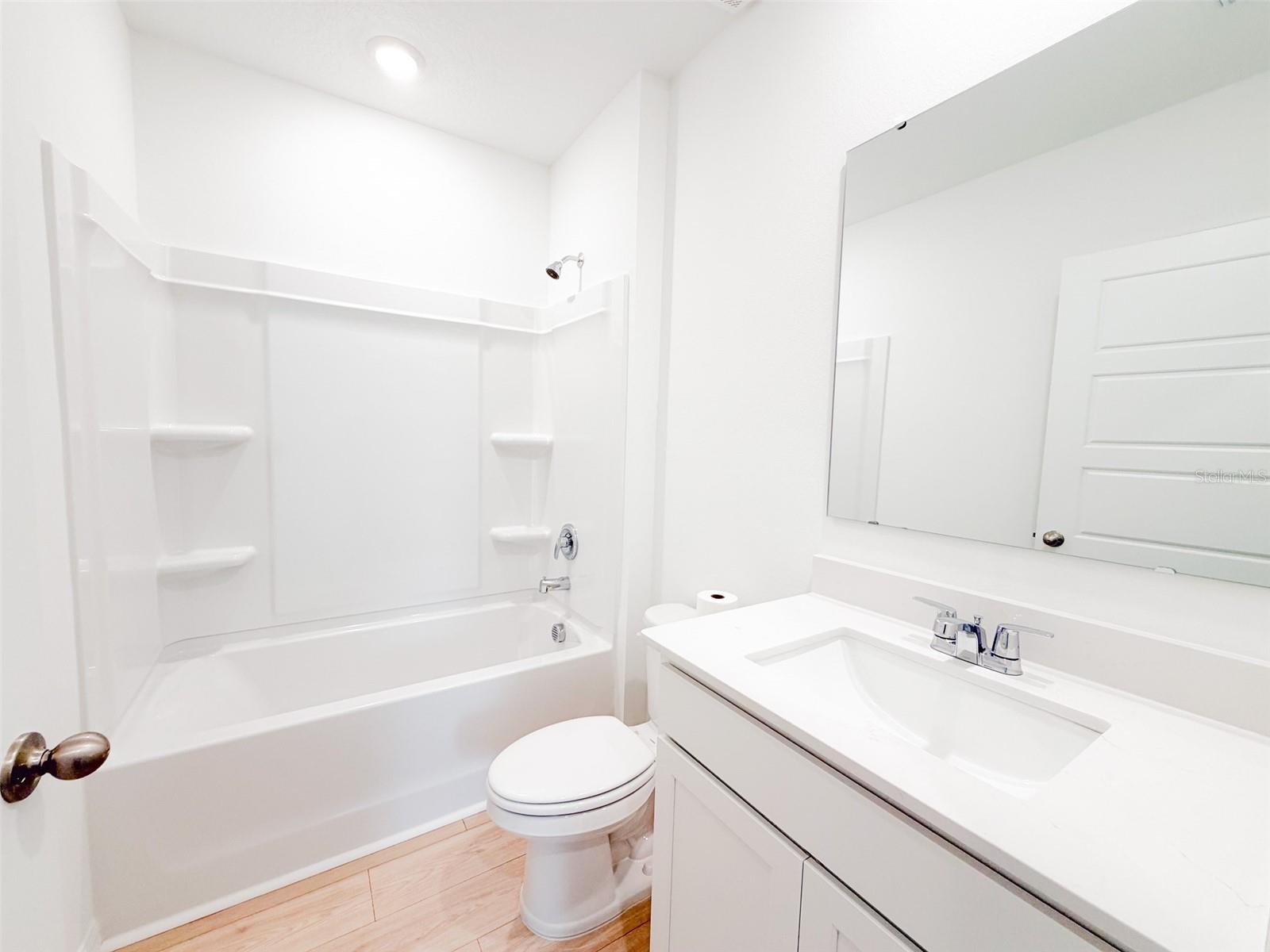 O6431205 Property Photo 22
