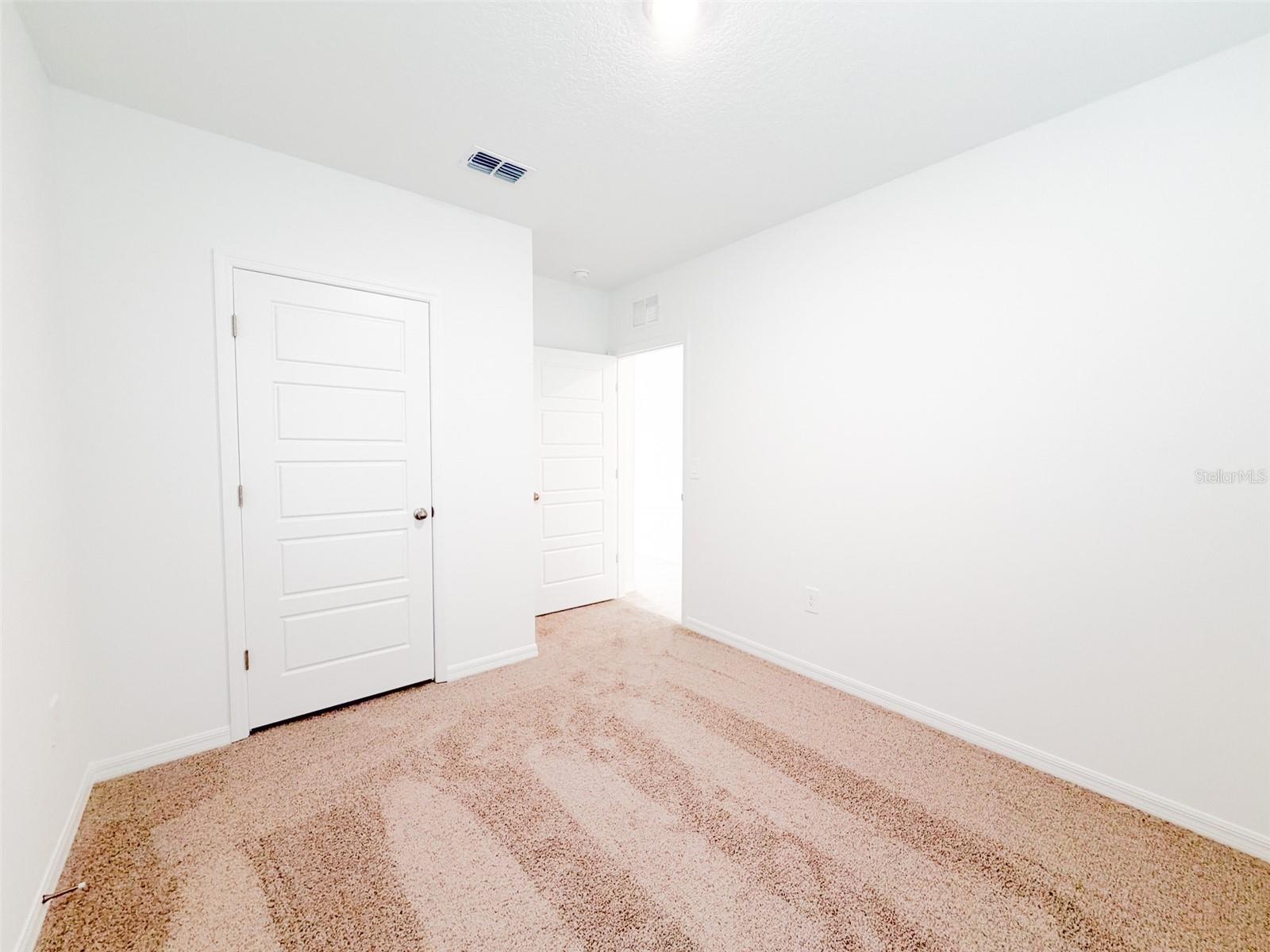 O6431205 Property Photo 26