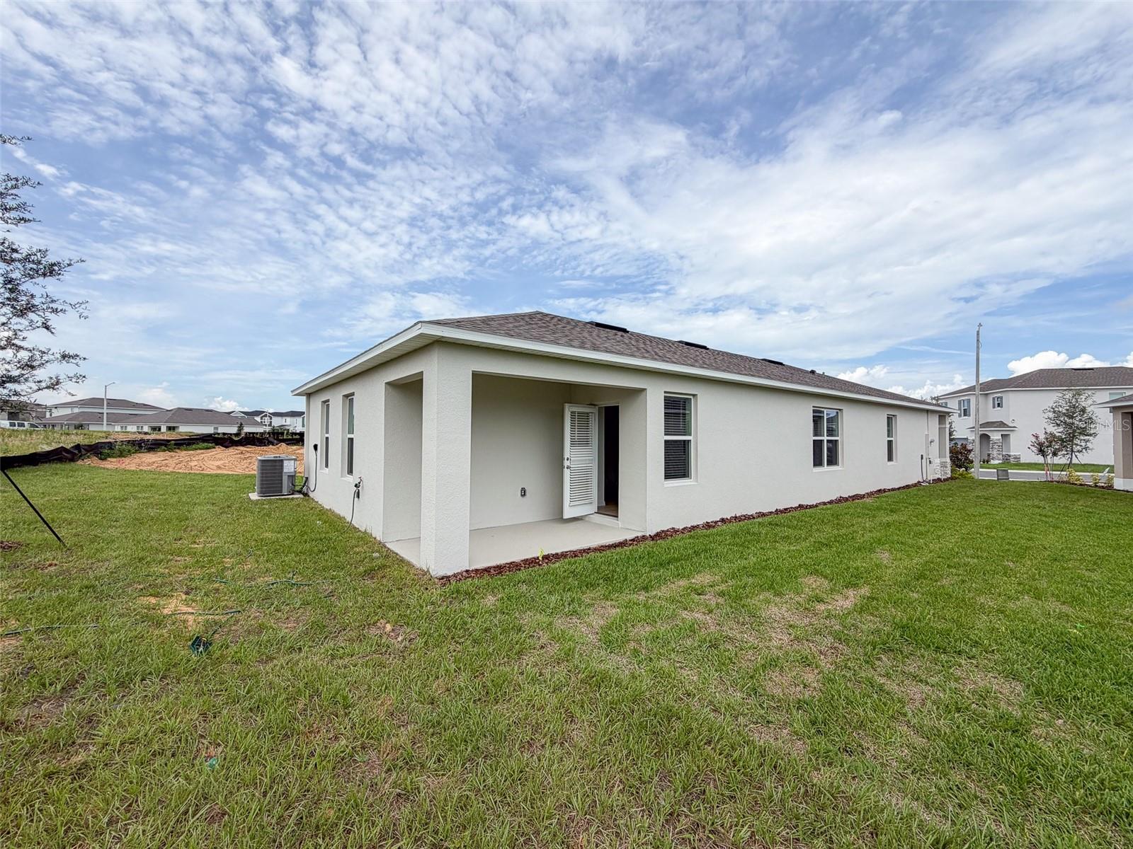 O6431205 Property Photo 30
