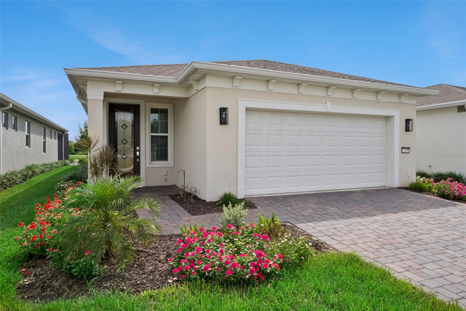 2499 Cliff Way Property Photo 1