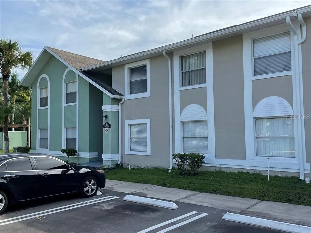 4227 Pershing Pointe Pl #8 Property Photo