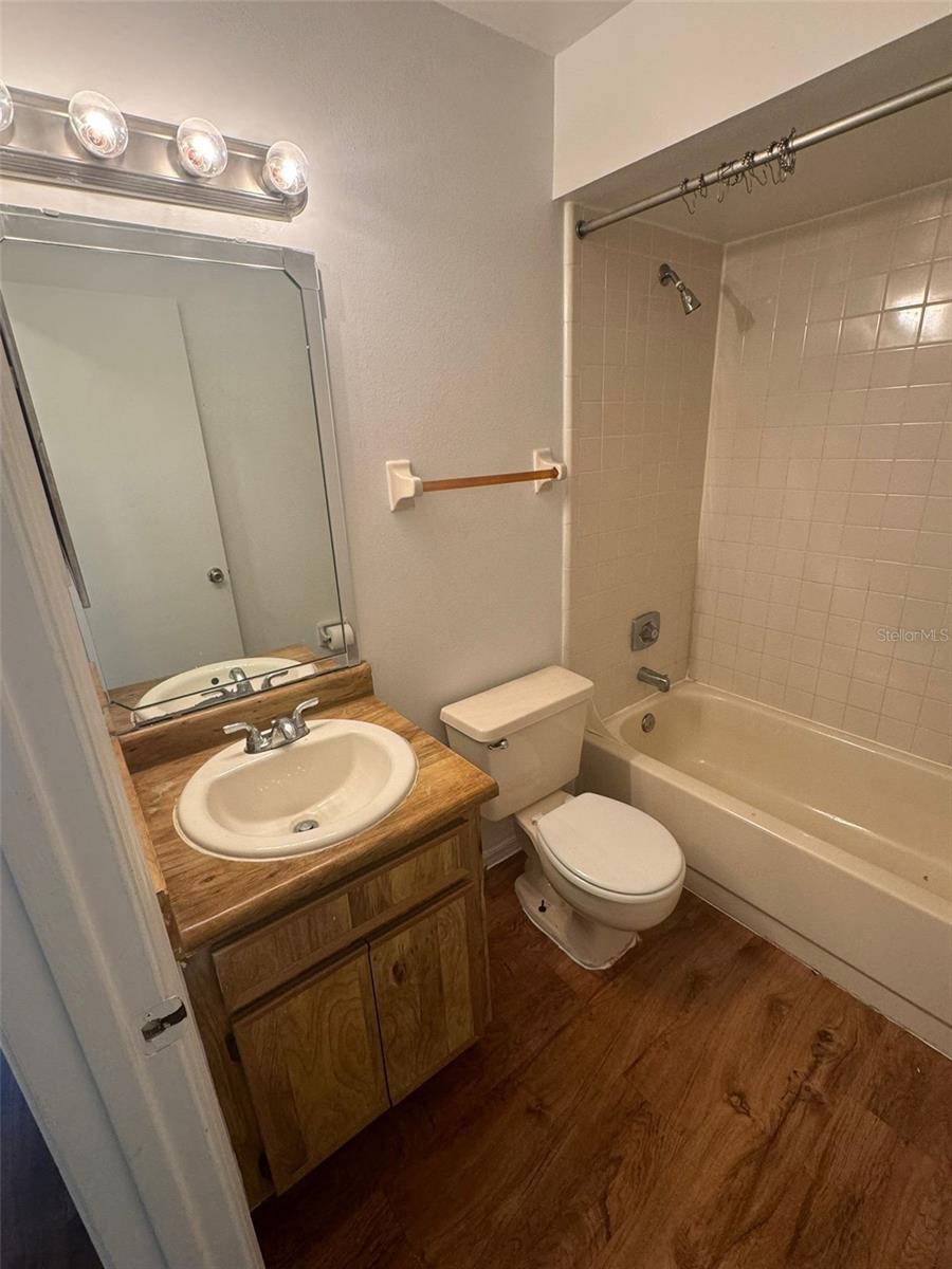4227 Pershing Pointe Pl #8 Property Photo 10