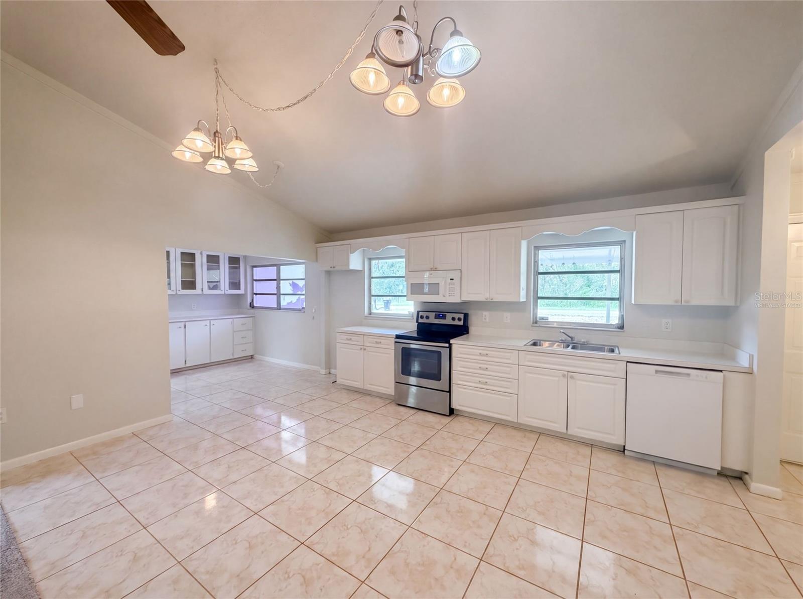 1870 N Seminole Rd Property Photo 2