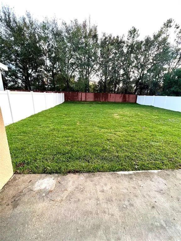 12946 Grovehurst Ave Property Photo 12