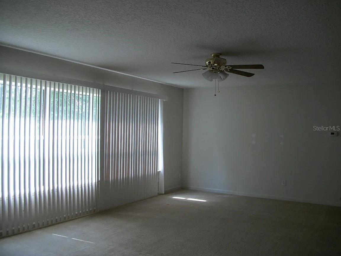 72 Rollins Ln Property Photo 4