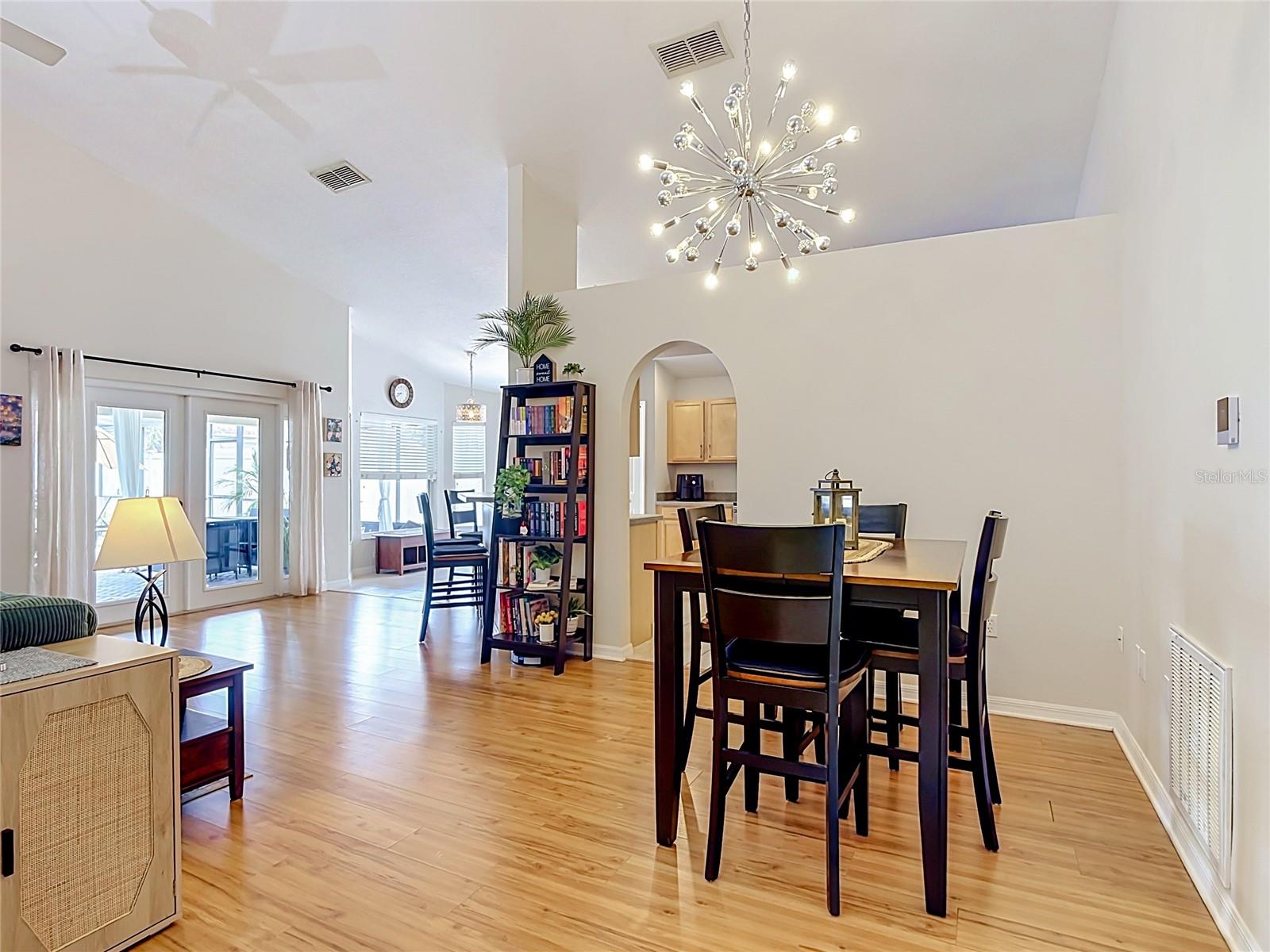 335 Regency St Property Photo 11