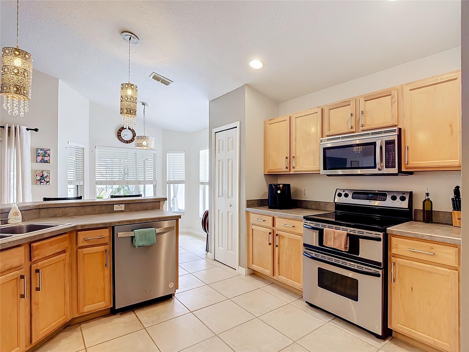 335 Regency St Property Photo 16