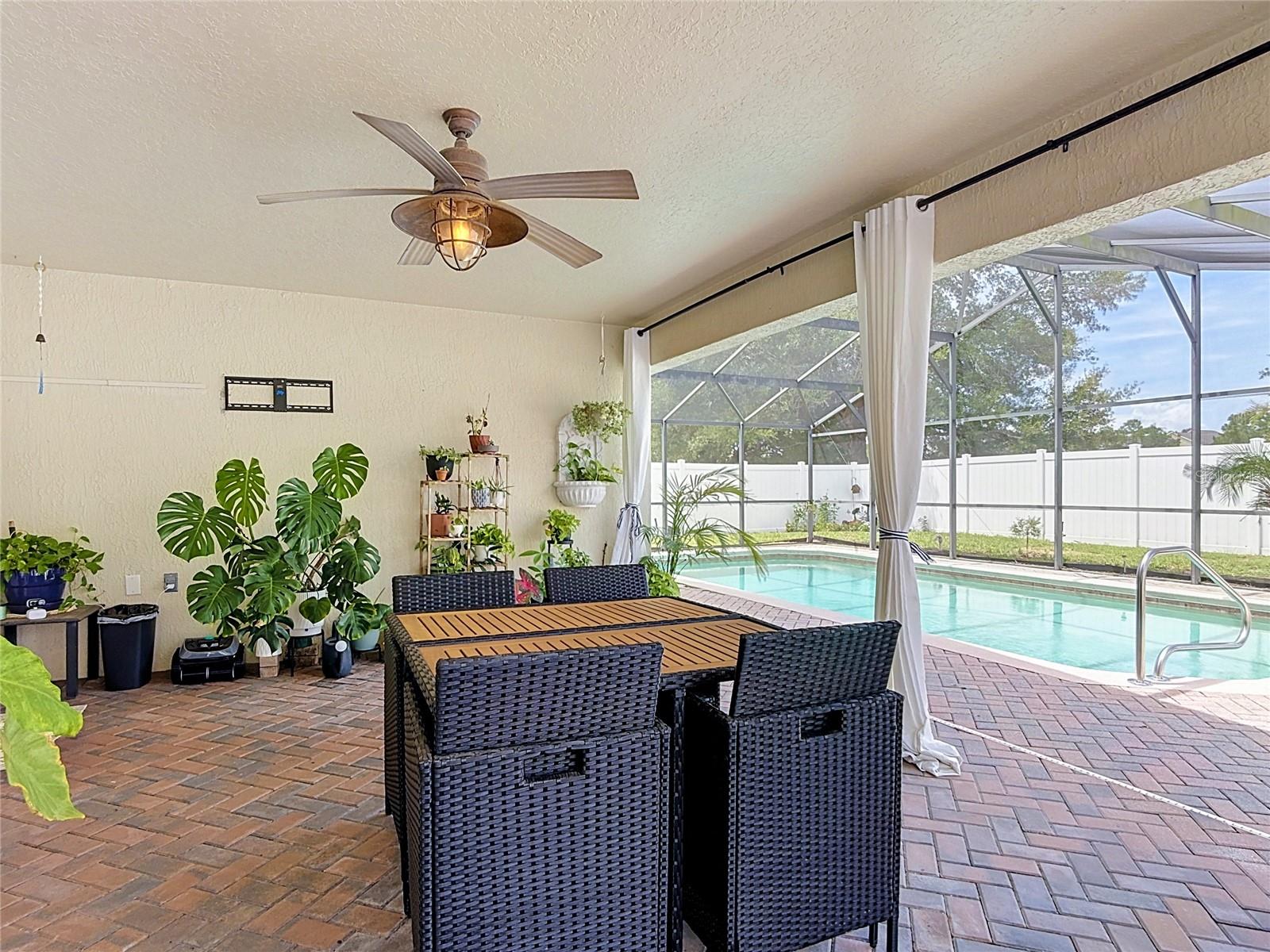 335 Regency St Property Photo 42