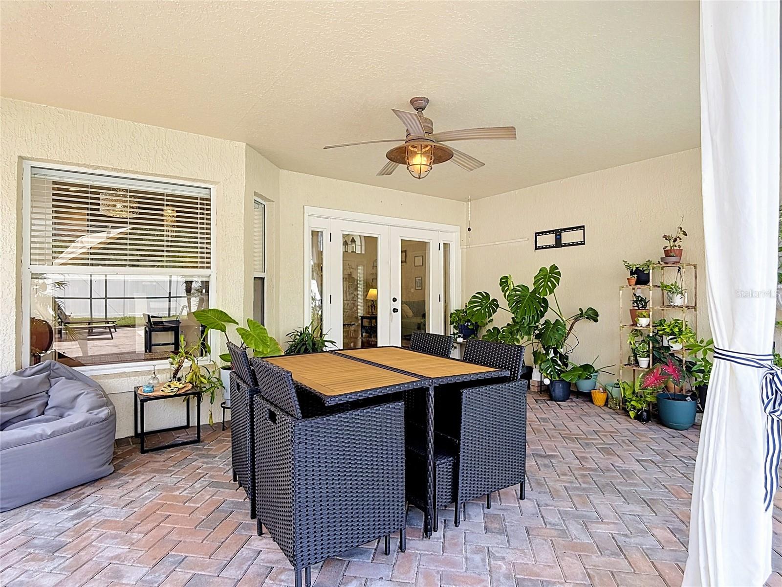 335 Regency St Property Photo 43