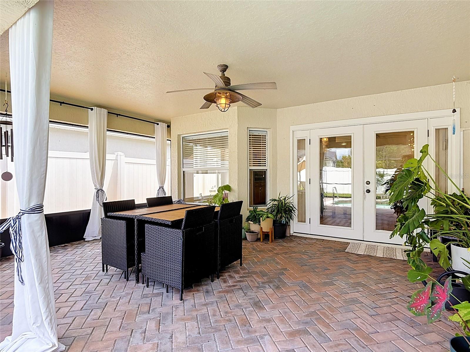 335 Regency St Property Photo 44