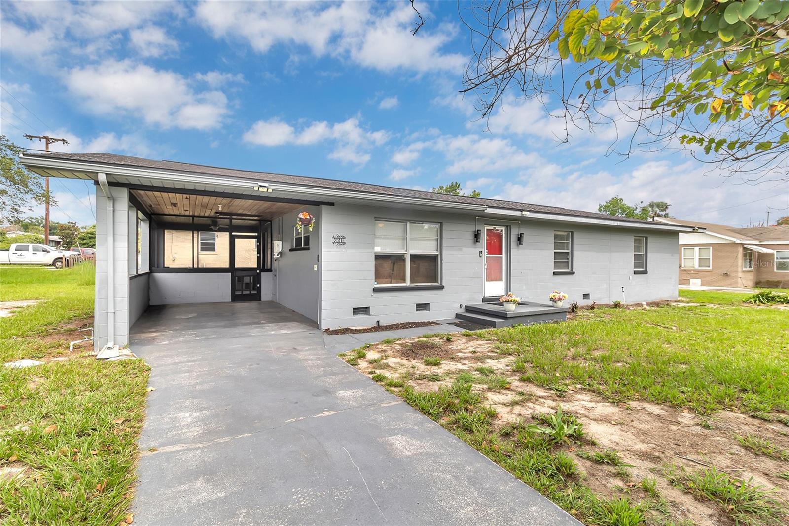 320 S Seminole Ave Property Photo 1