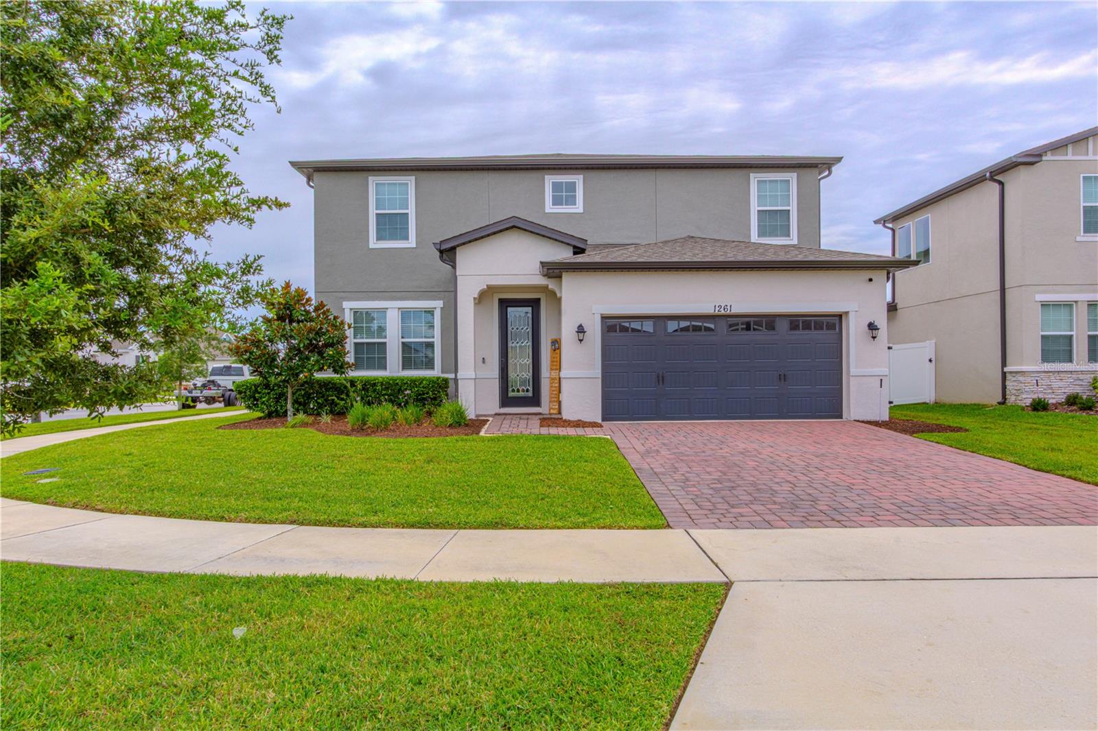 1261 Lone Palm Way Property Photo 2