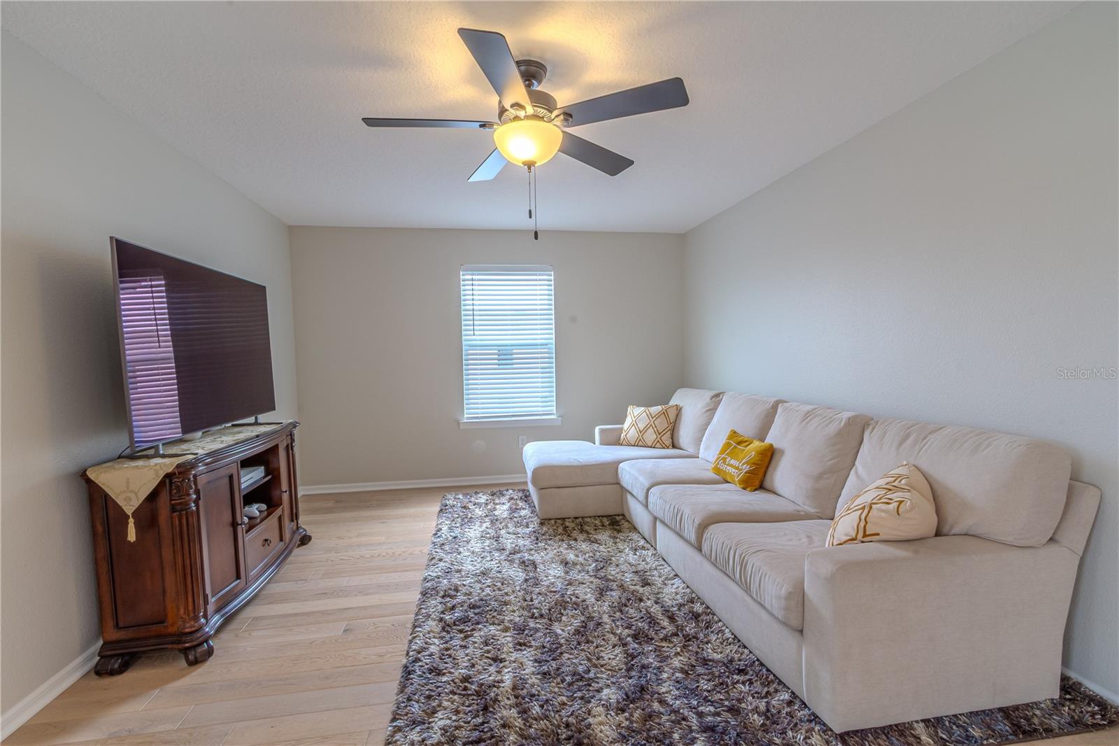 1261 Lone Palm Way Property Photo 19