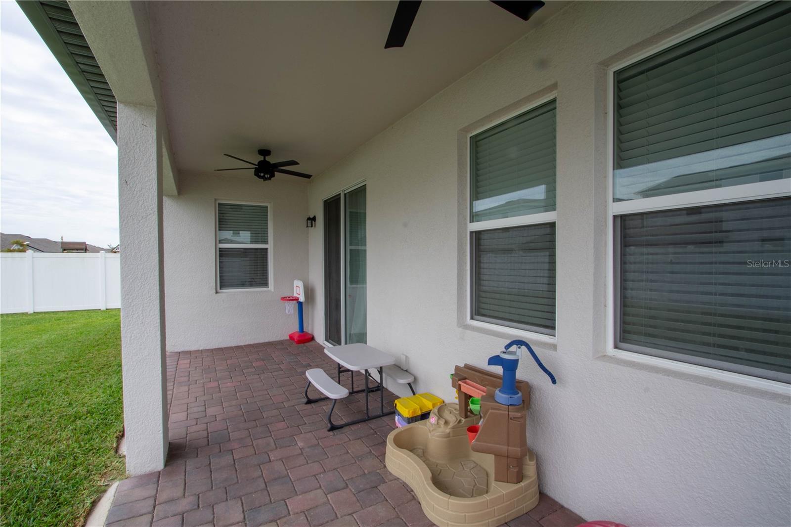 1261 Lone Palm Way Property Photo 30